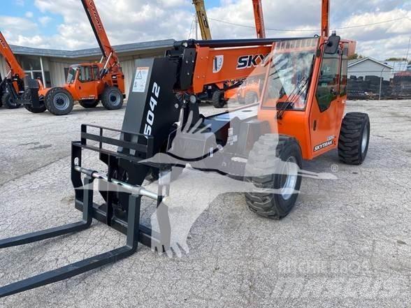 SkyTrak 6042 Teleszkópos rakodók
