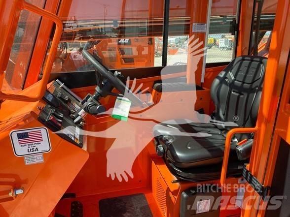 SkyTrak 8042 Teleszkópos rakodók