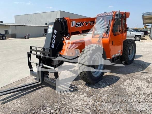 SkyTrak 8042 Teleszkópos rakodók