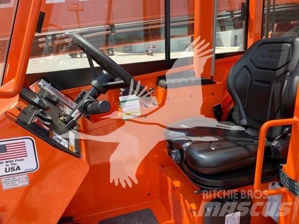 SkyTrak 8042 Teleszkópos rakodók