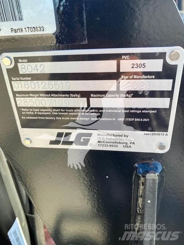SkyTrak 8042 Teleszkópos rakodók