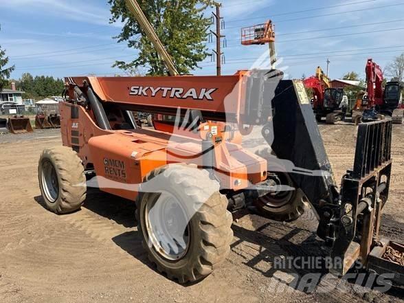 SkyTrak 8042 Teleszkópos rakodók