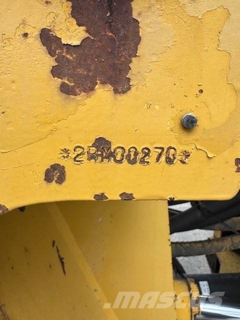 CAT 938 F Gumikerekes homlokrakodók