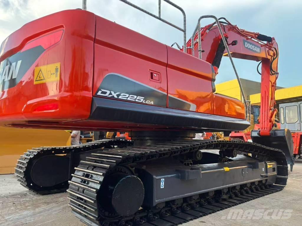 Doosan DX 225 LC Lánctalpas kotrók