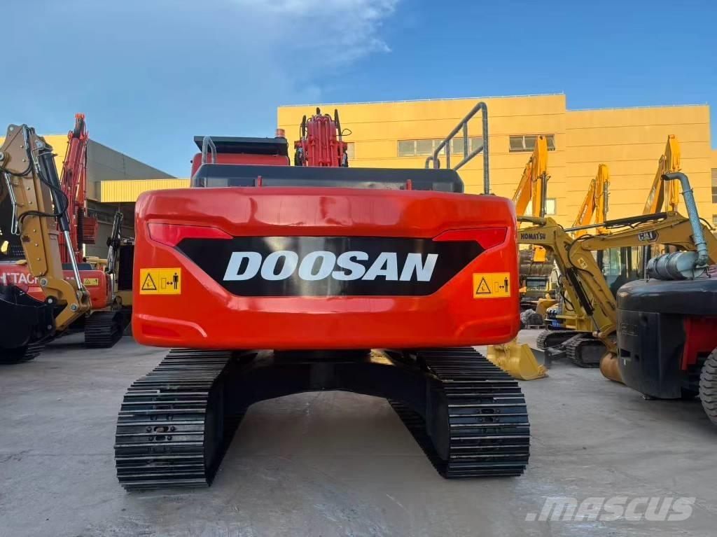 Doosan DX 225 LC Lánctalpas kotrók