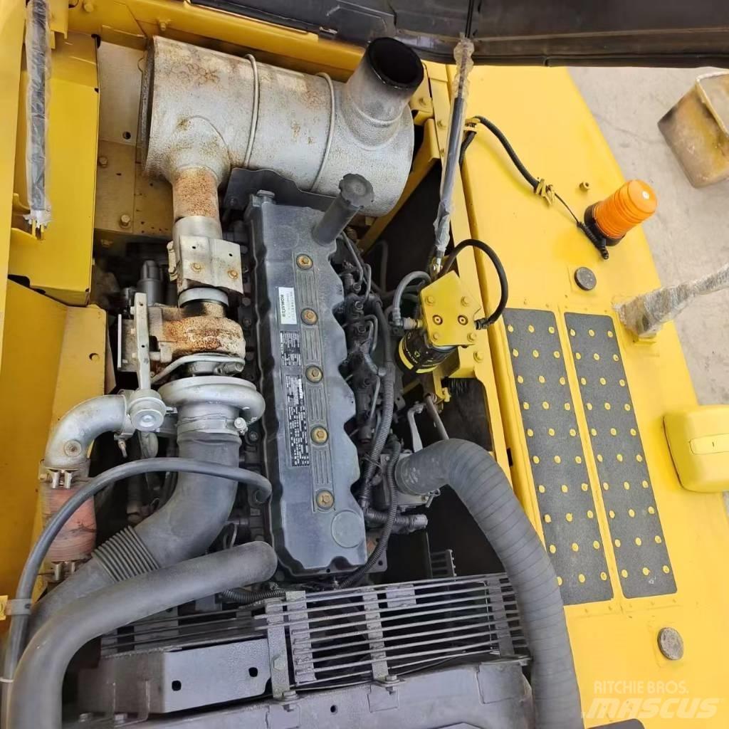 Komatsu PC 220 Lánctalpas kotrók