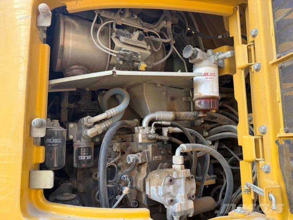 Komatsu PW 118 Gumikerekes kotrók