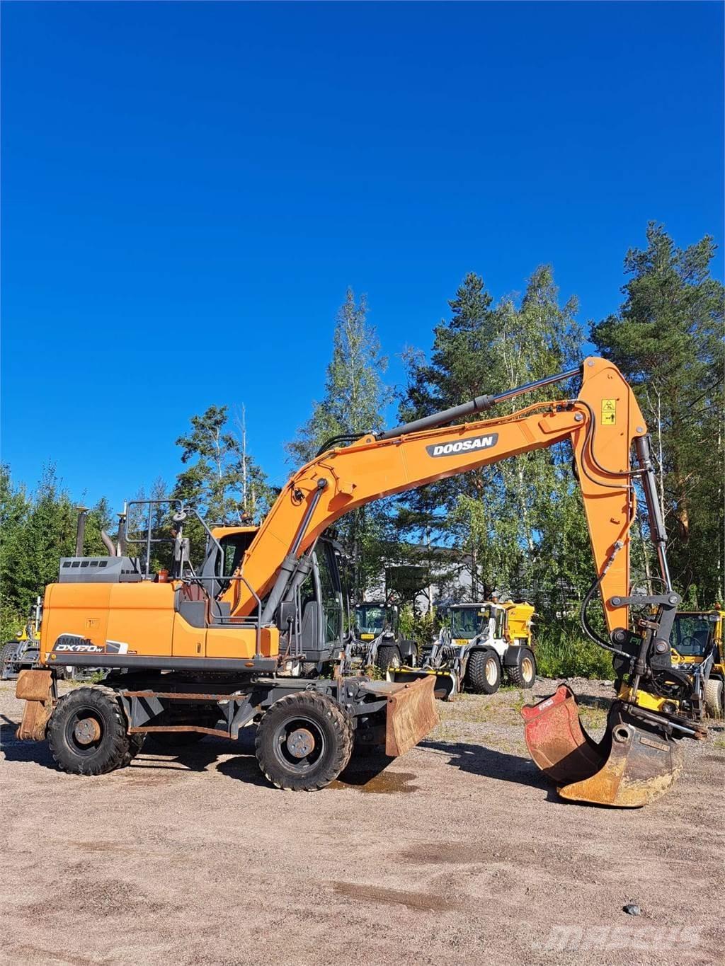 Doosan DX170W-5 Gumikerekes kotrók