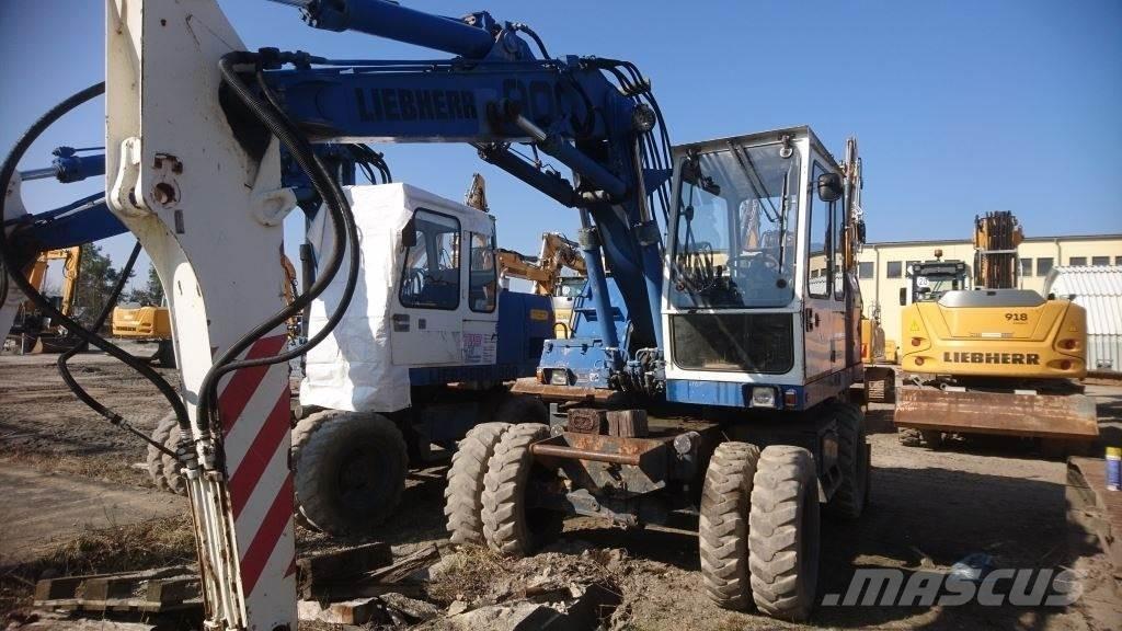 Liebherr A900 Gumikerekes kotrók