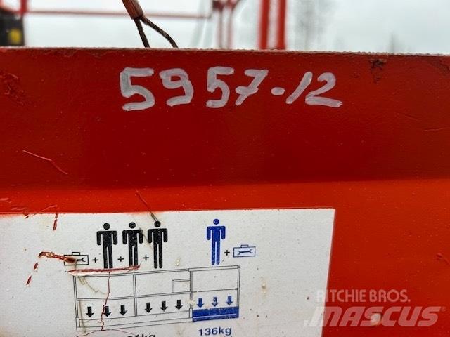 SkyJack SJ 6826 RT Ollós emelők