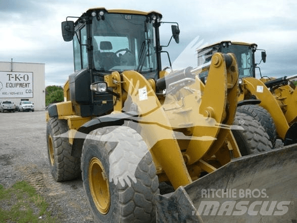 CAT 938M Gumikerekes homlokrakodók