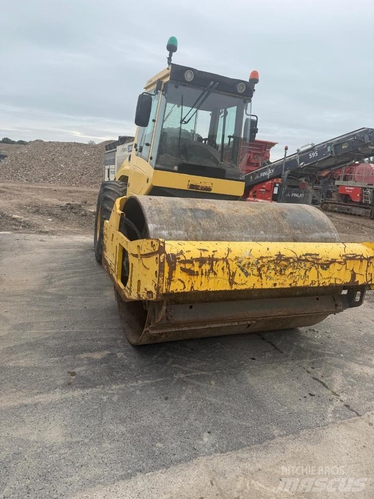 Bomag BW 213 D H-4 Egydobos hengerek