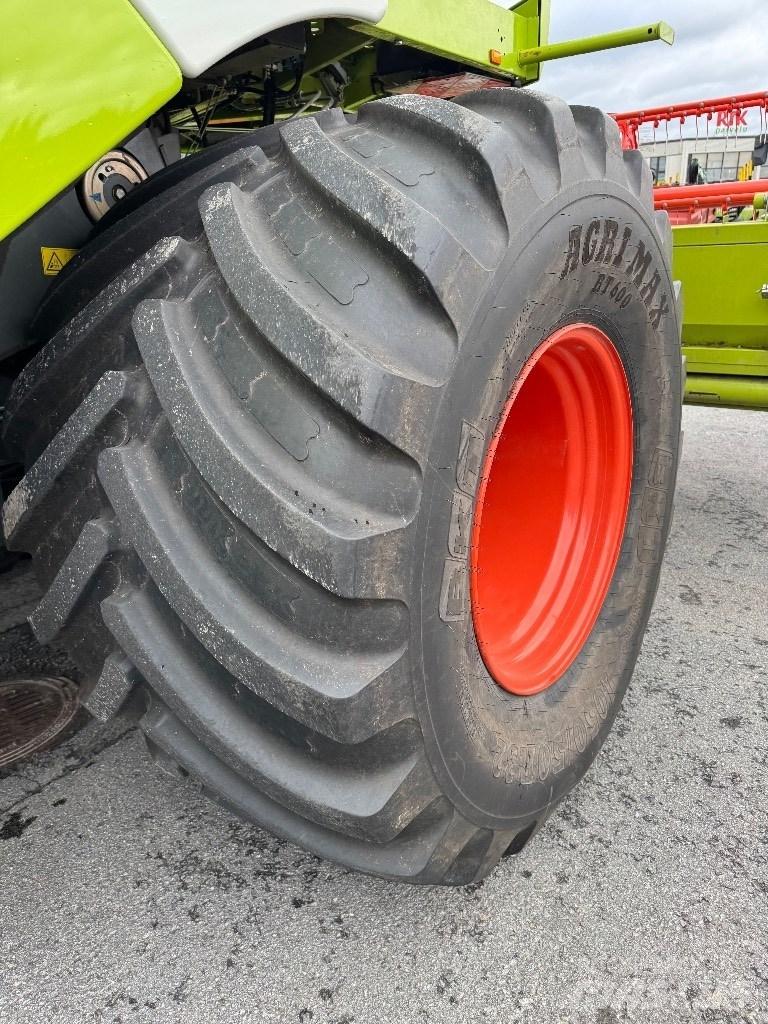 CLAAS Tucano 320 Kombájnok