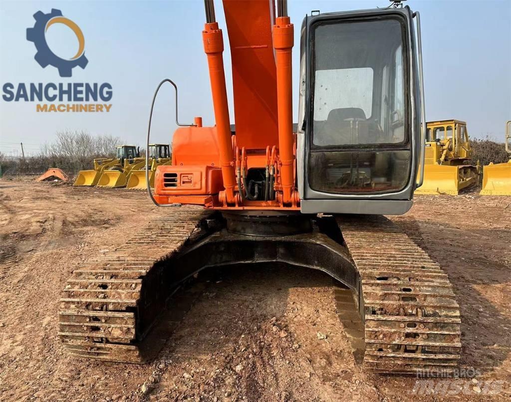 Hitachi EX 200 Lánctalpas kotrók