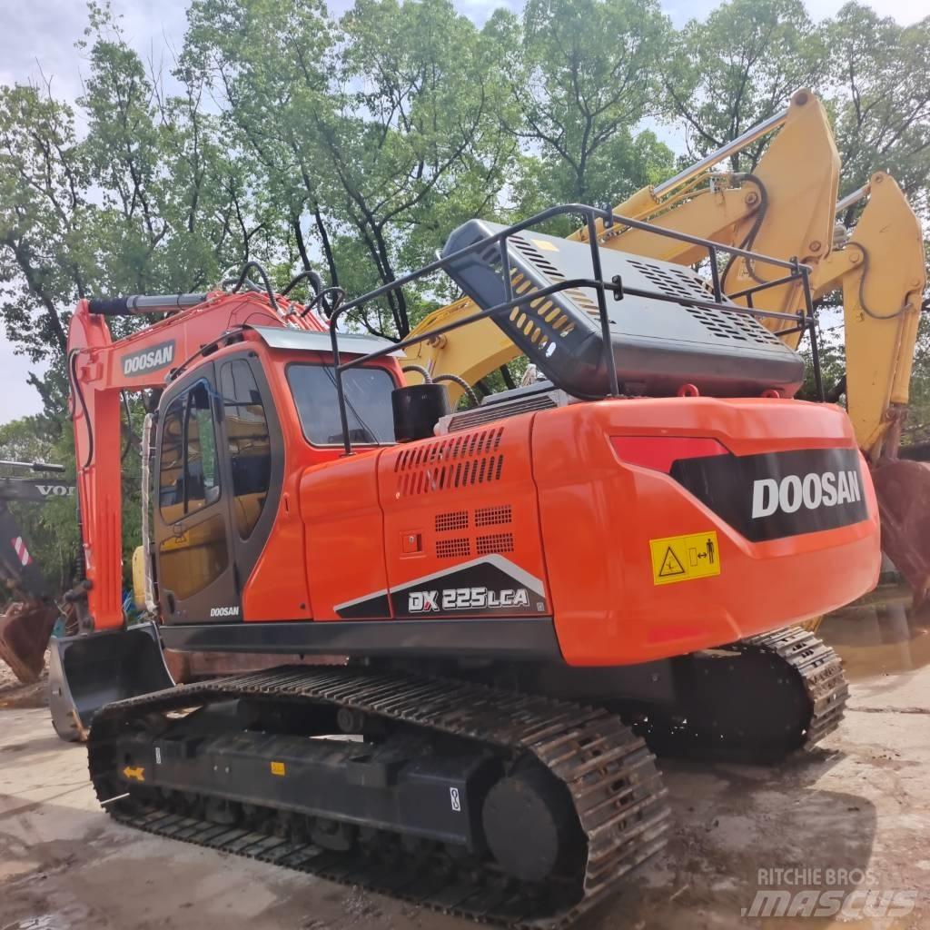 Doosan DX 225 LC Lánctalpas kotrók