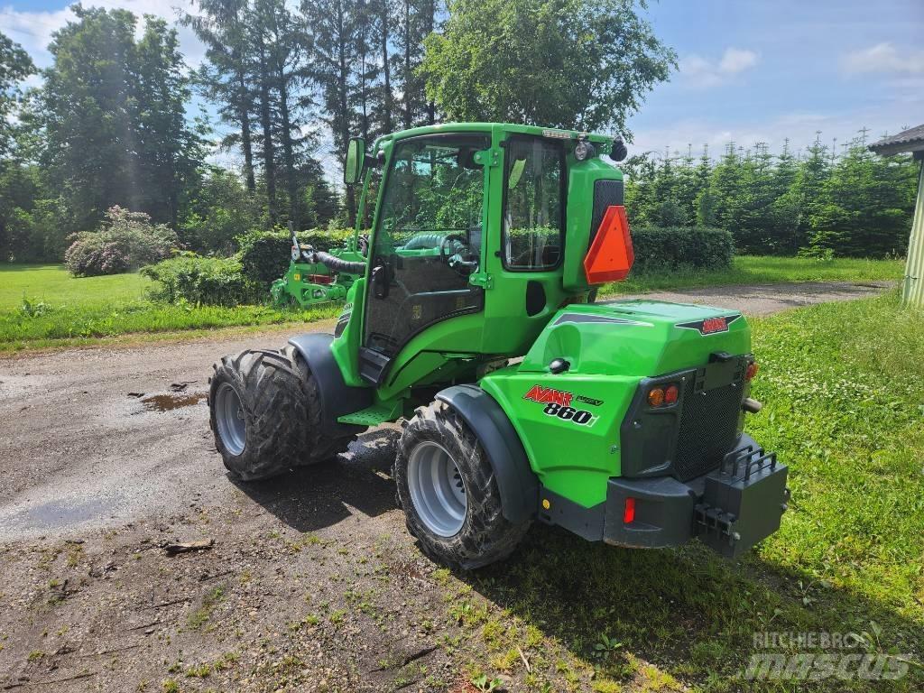 Avant 860 i Gumikerekes homlokrakodók