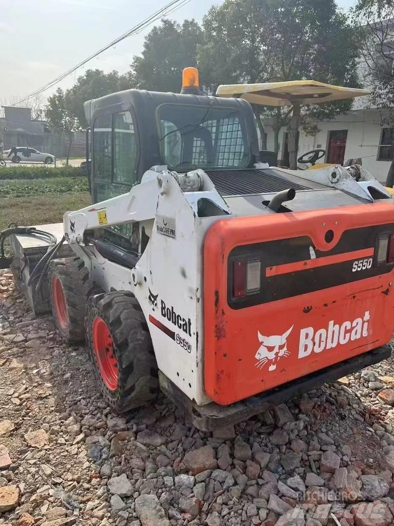 Bobcat S 550 Gumikerekes homlokrakodók