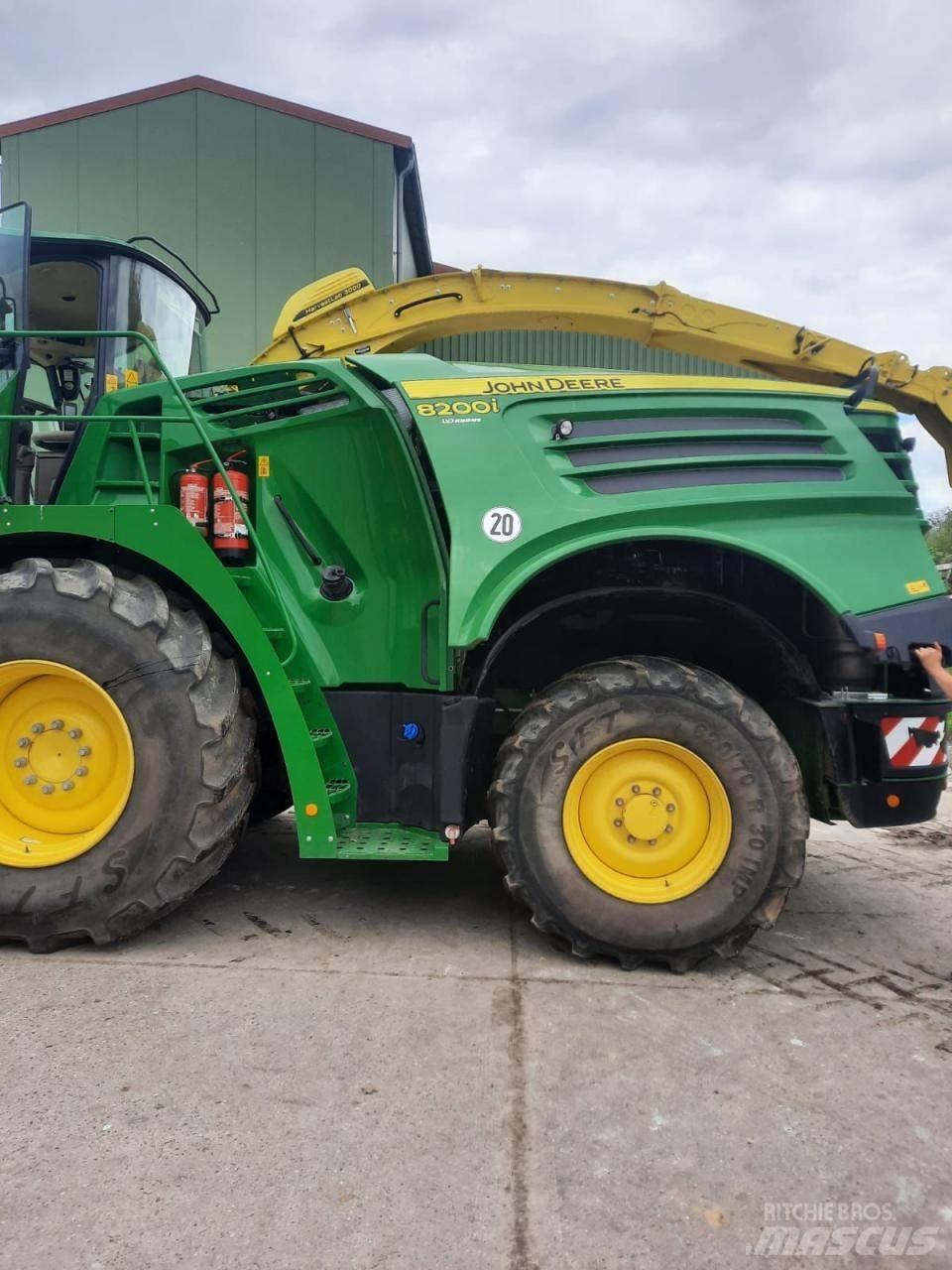 John Deere 8200 i Önjáró szecskázók