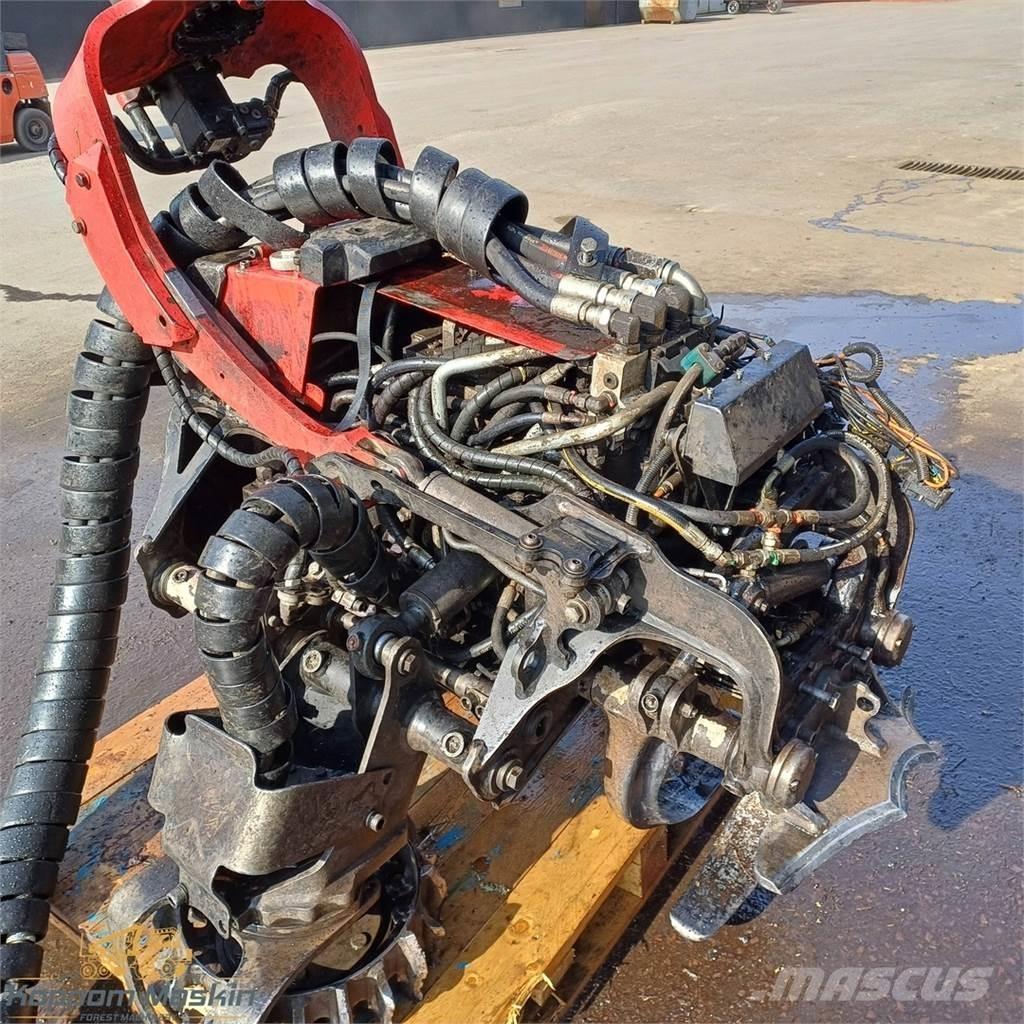 Komatsu C124 Betakarító fejek