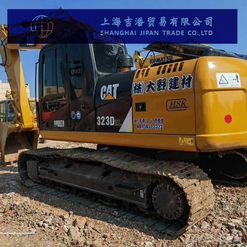 CAT 323 D Lánctalpas kotrók