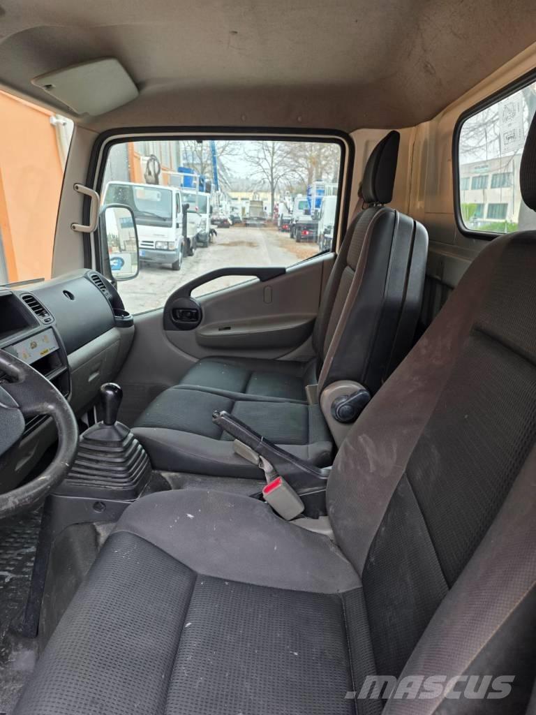 Palfinger P 200 A Teherautóra szerelt emelők és állványok