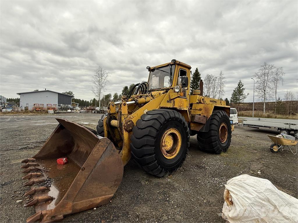 Hanomag C66 Gumikerekes homlokrakodók