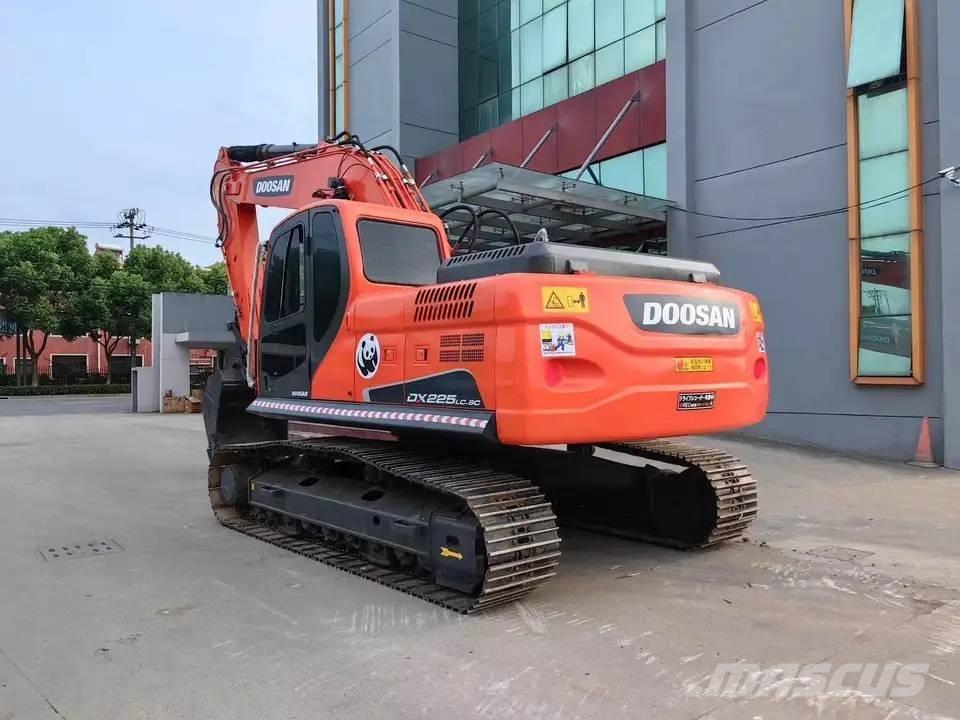 Doosan DX225LC-9C Lánctalpas kotrók