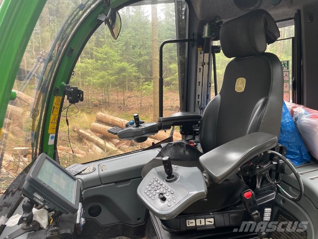 John Deere 1470 G Betakarítók
