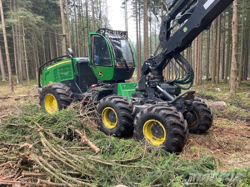 John Deere 1470 G Betakarítók