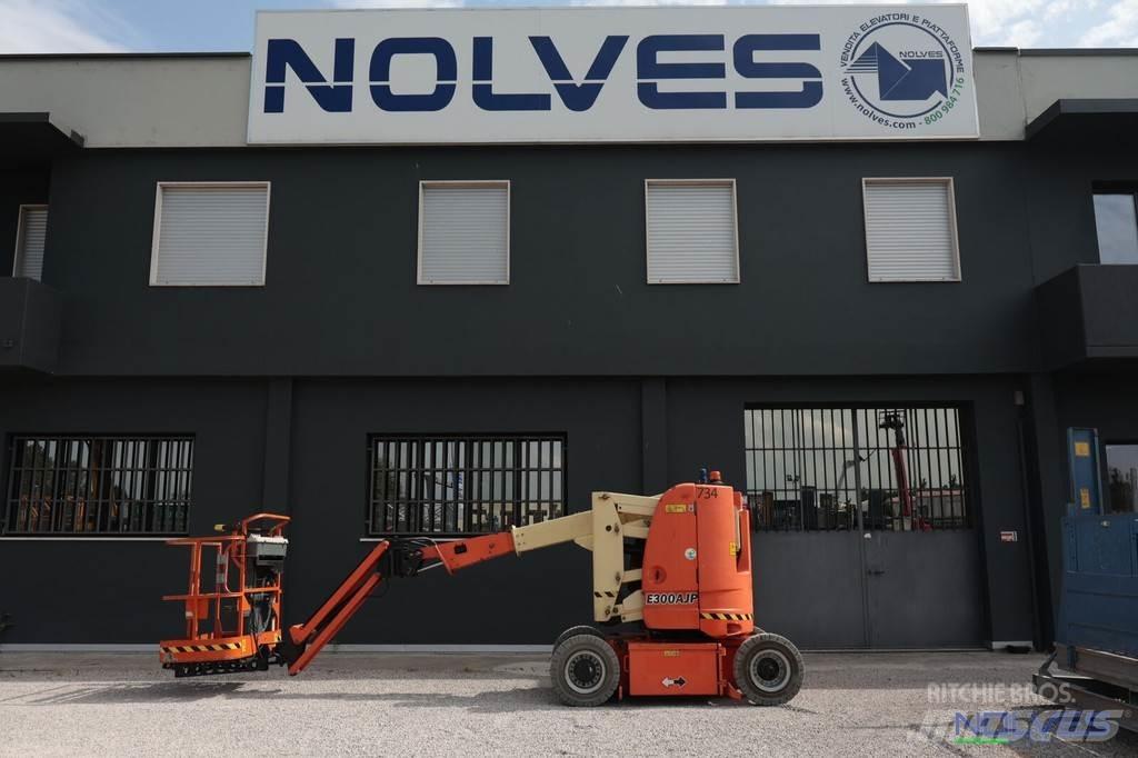 JLG E300AJP Karos emelők