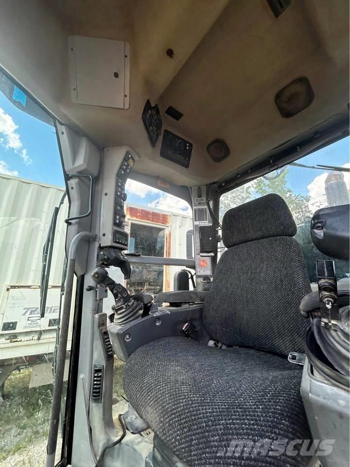 CAT 140 M 2 Gréderek