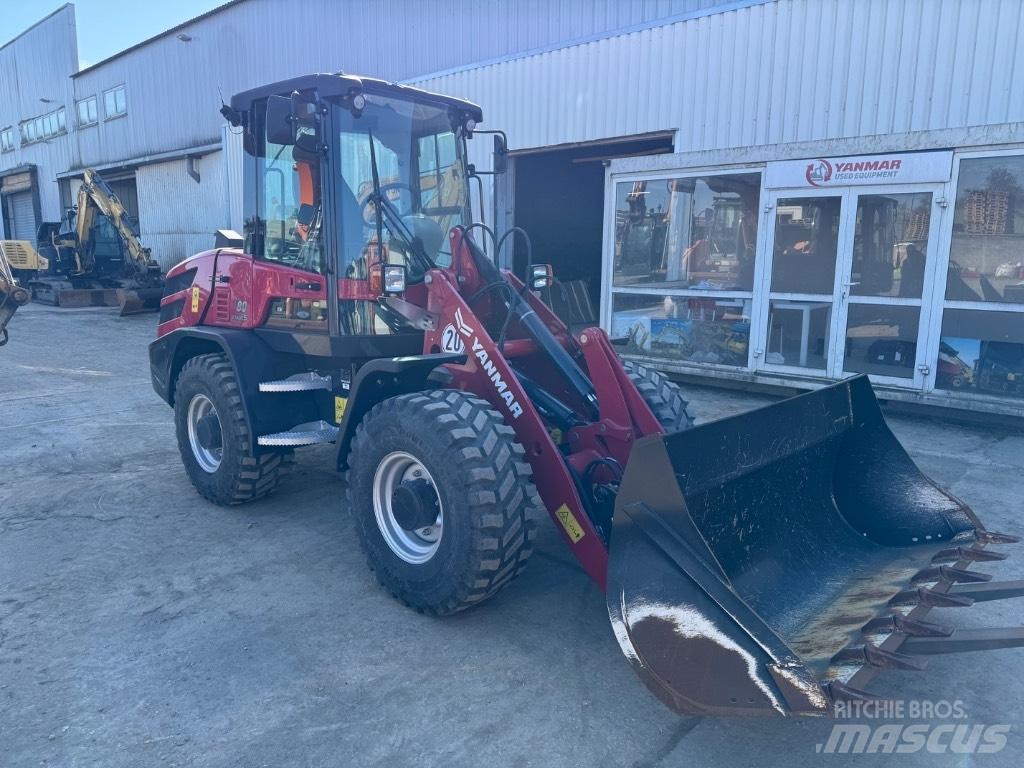 Yanmar V80 (02162) Gumikerekes homlokrakodók