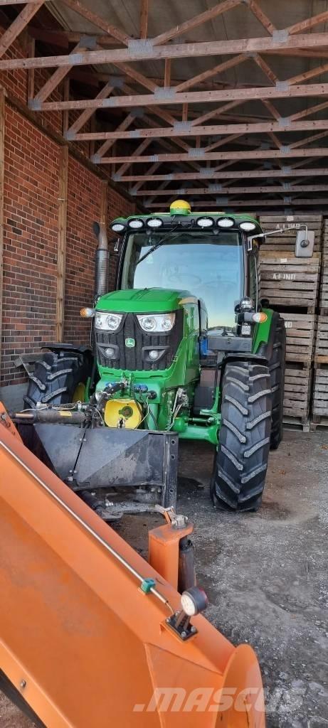 John Deere 6125 R Traktorok