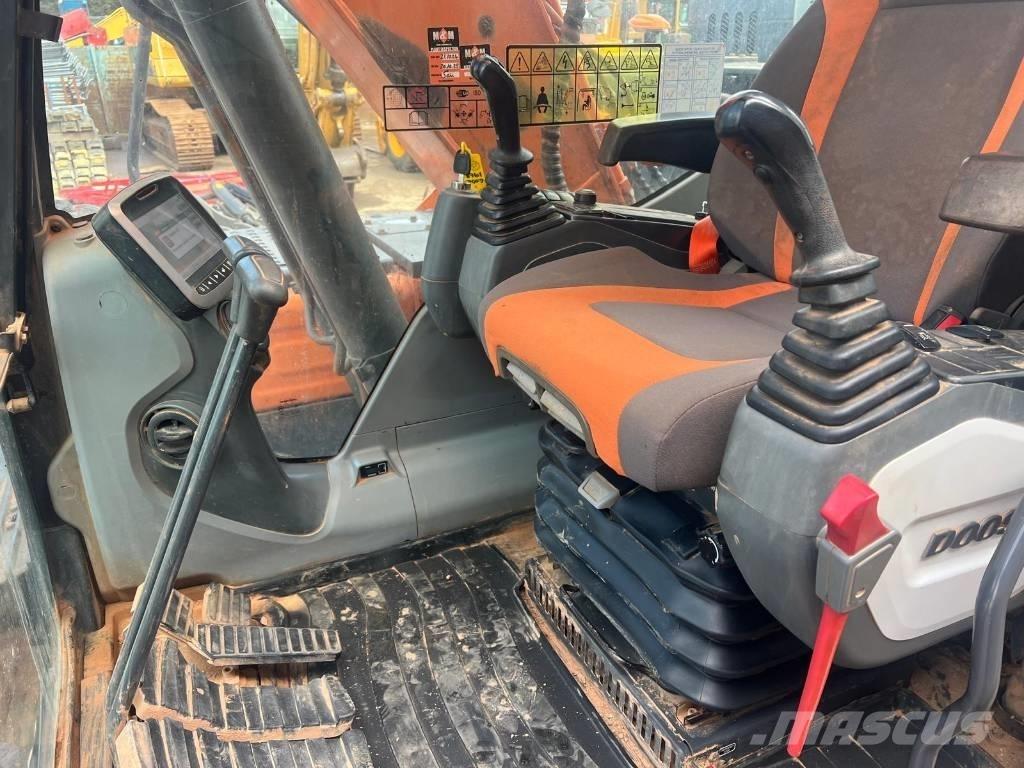 Doosan DX 140 LC Lánctalpas kotrók