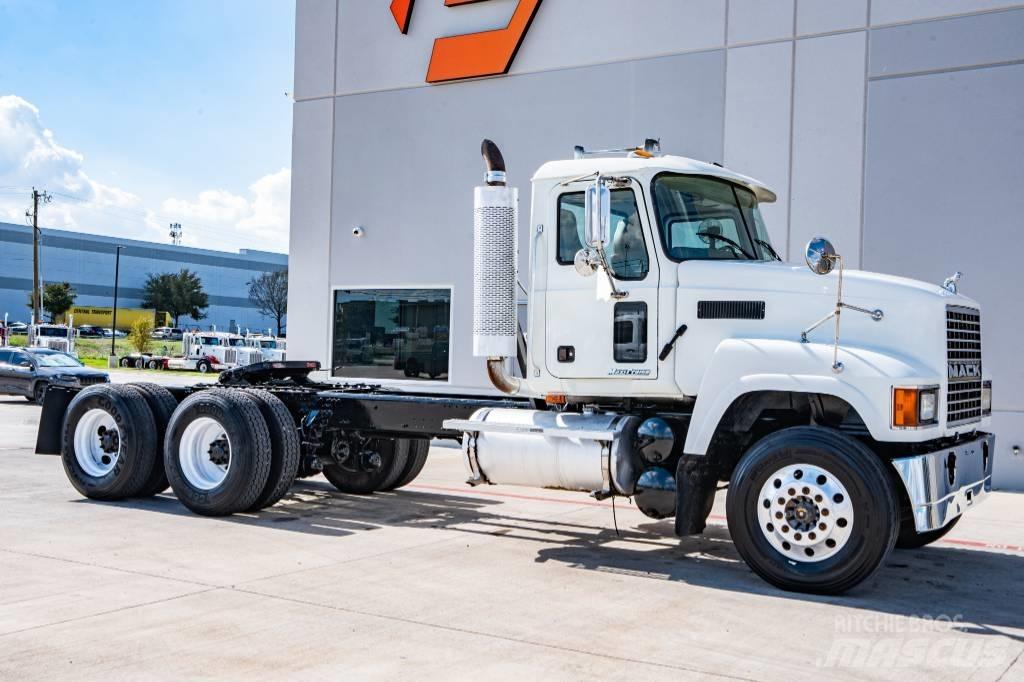Mack CHN 613 Nyergesvontatók