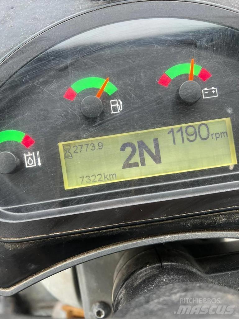 CAT 906M Gumikerekes homlokrakodók