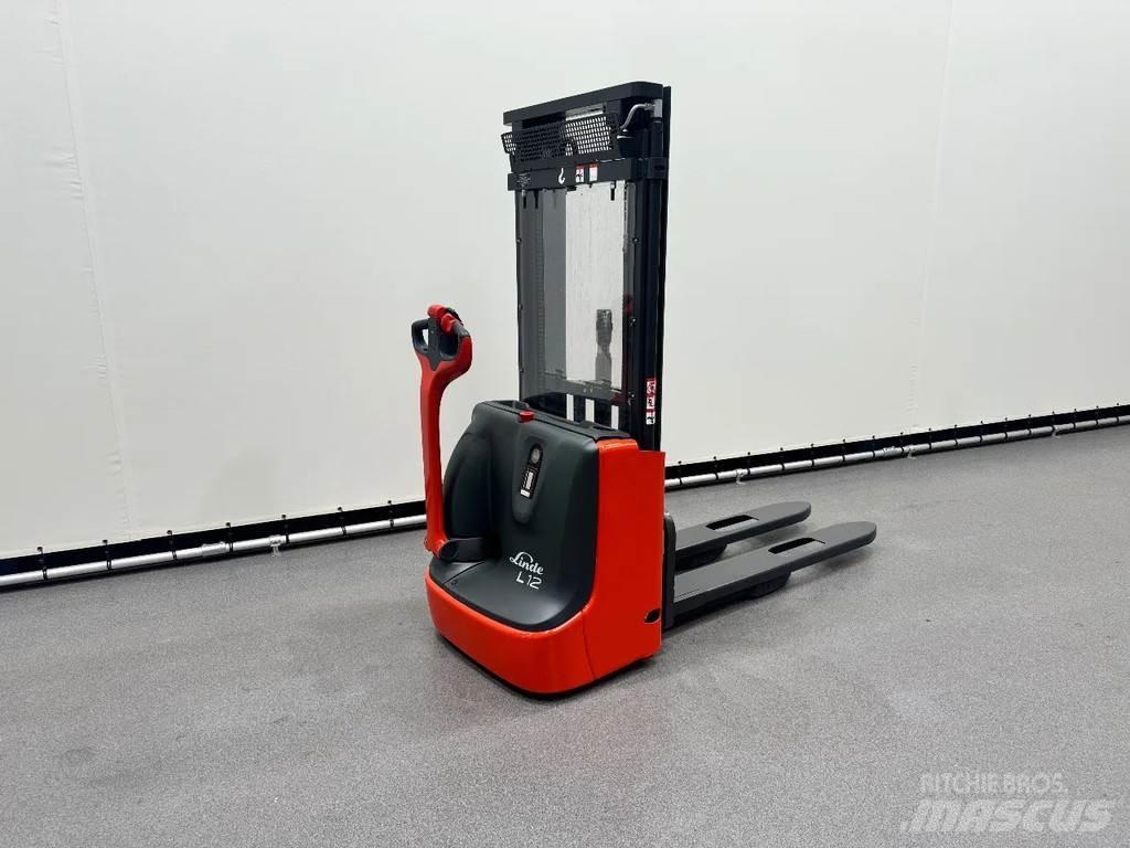 Linde L 12 Gyalogkíséretű targonca