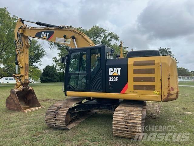  2017 CAT 323 FL Lánctalpas kotrók
