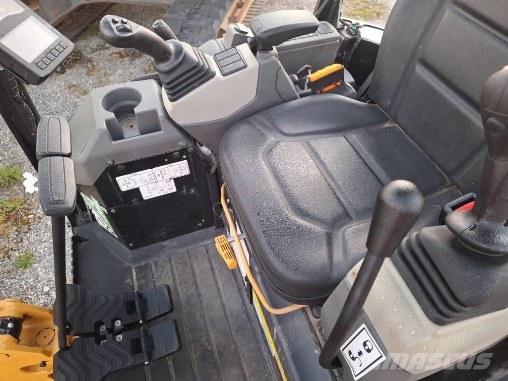 CAT 301.5 Mini kotrók < 7t