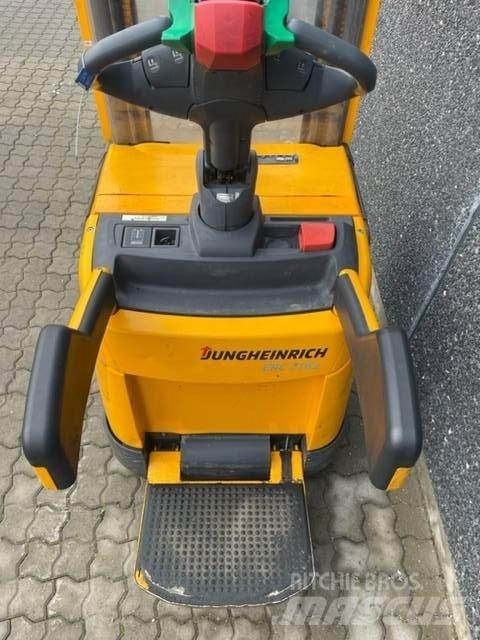 Jungheinrich ERC 216 Elektromos gyalogkíséretű targoncák