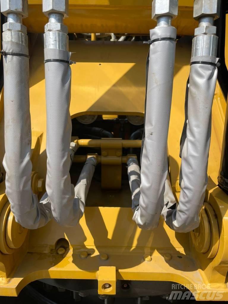 CAT 320 GC Gumikerekes kotrók
