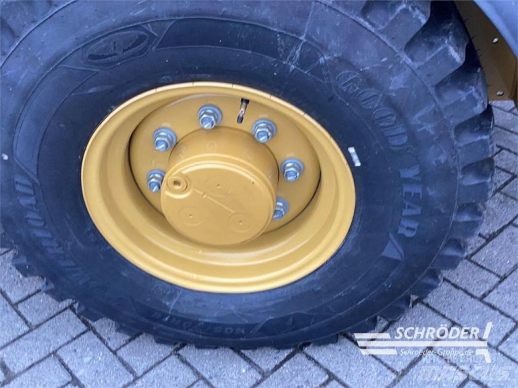 CAT 906 Gumikerekes homlokrakodók