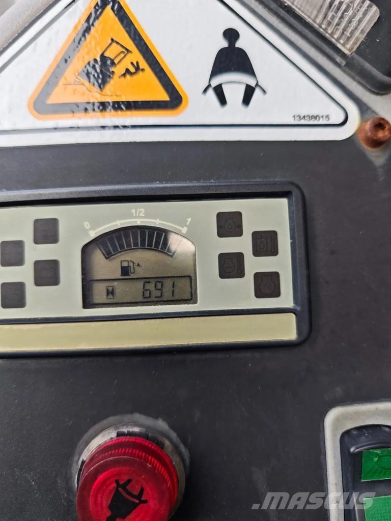 Volvo SD 25 Pneumatikus kerekes hengerek