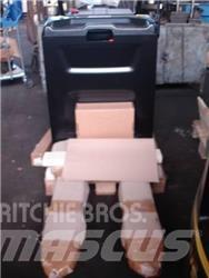 Hyster P2.0S FBW Vezetőállásos alacsony emelőkocsi