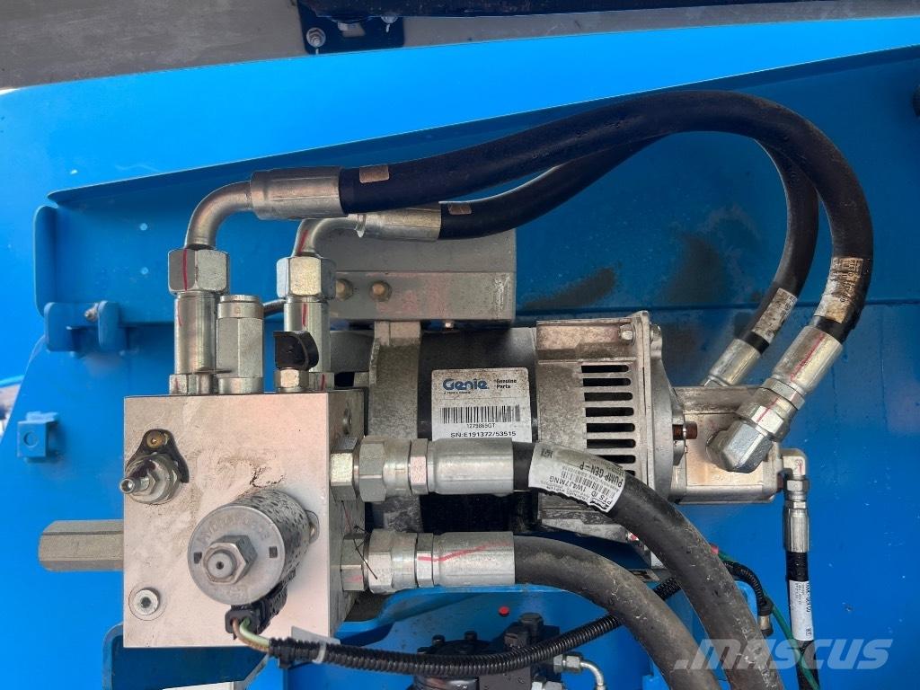 Genie S 65XC TRAX Karos emelők
