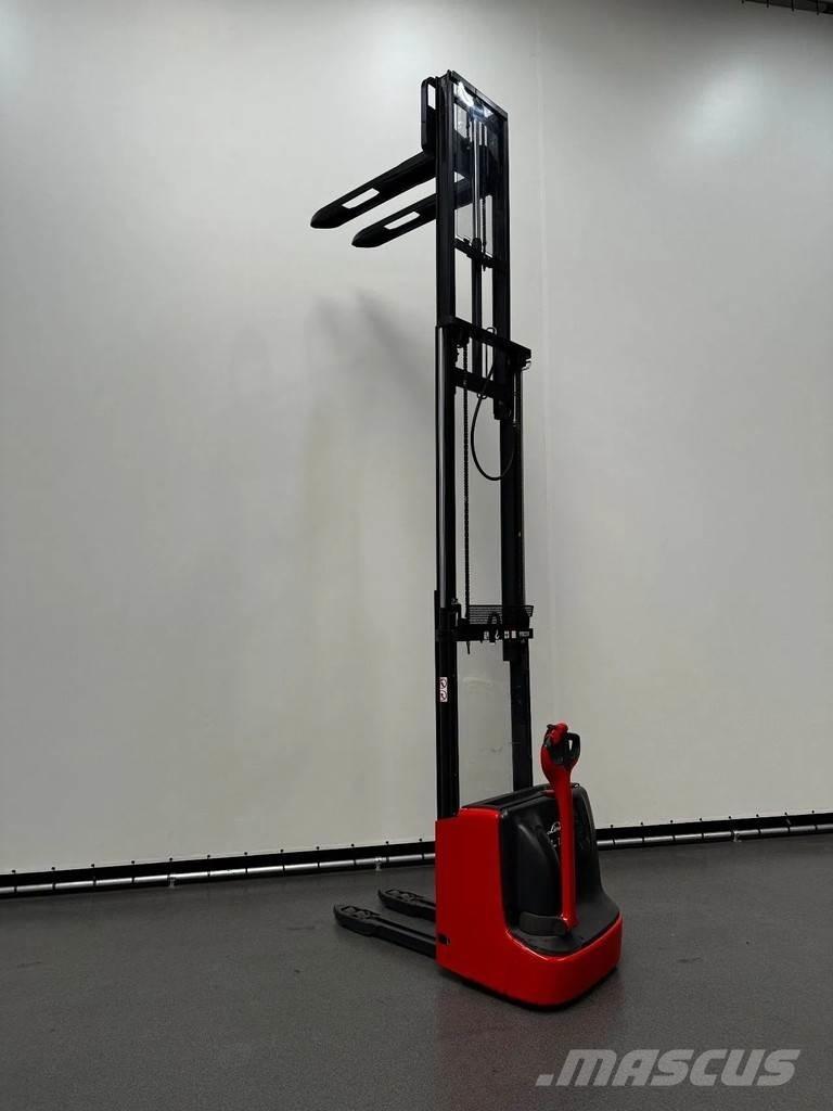 Linde L 12 I Gyalogkíséretű targonca
