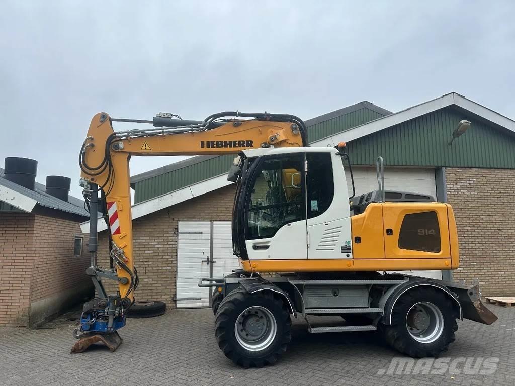 Liebherr A914 Gumikerekes kotrók