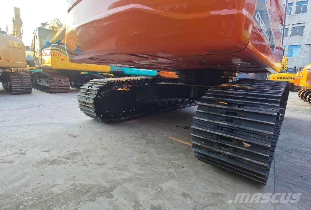 Doosan DX 225 LC Lánctalpas kotrók