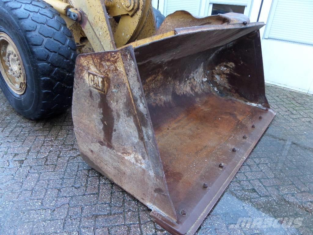 CAT 938 H Gumikerekes homlokrakodók