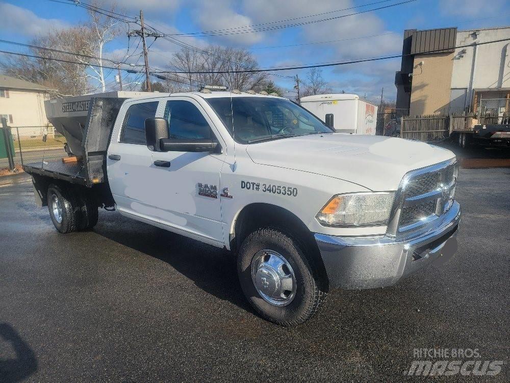 Dodge Ram 3500 Platós / Ponyvás teherautók
